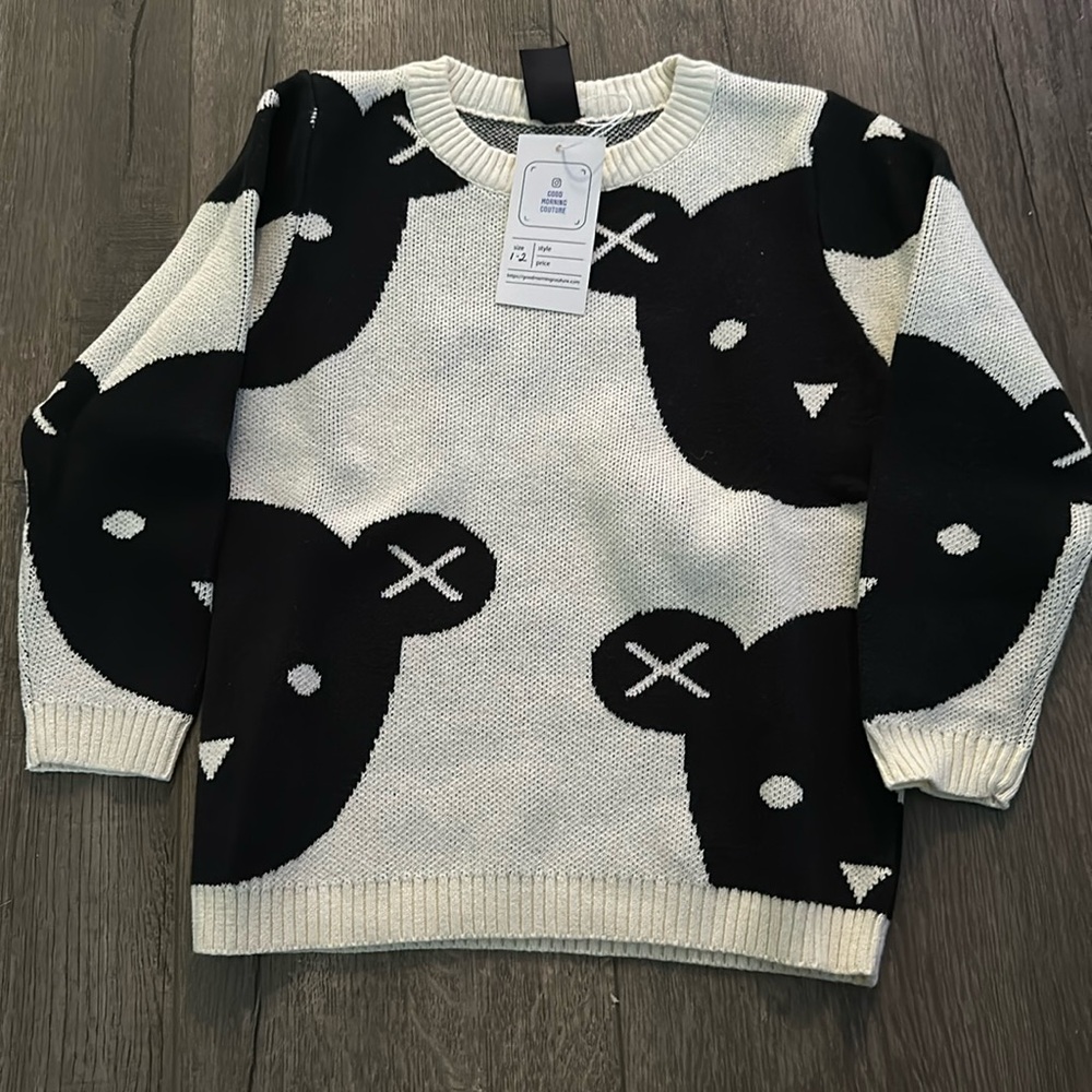 Kids sweater
Brand new